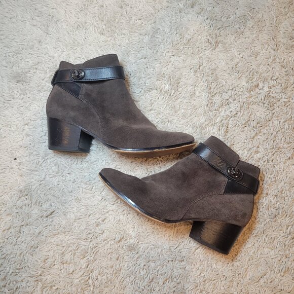 Coach Patricia Fatigue Chestnut Suede Ankle Bootie 6 Boots Turn Lock - Picture 13 of 13